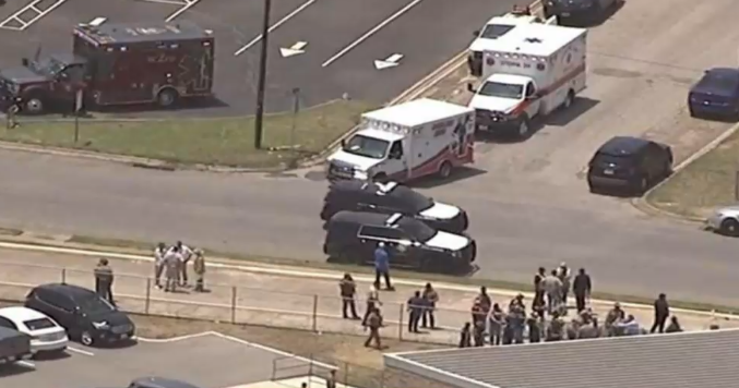 Aumentan víctimas del tiroteo en escuela de Texas: Reportan al menos 18 niños fallecidos