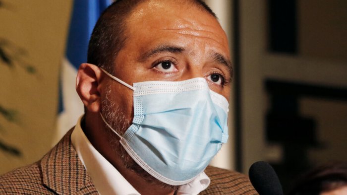 Ministro de Educación defiende uso del lenguaje inclusivo: “No es para una polémica”