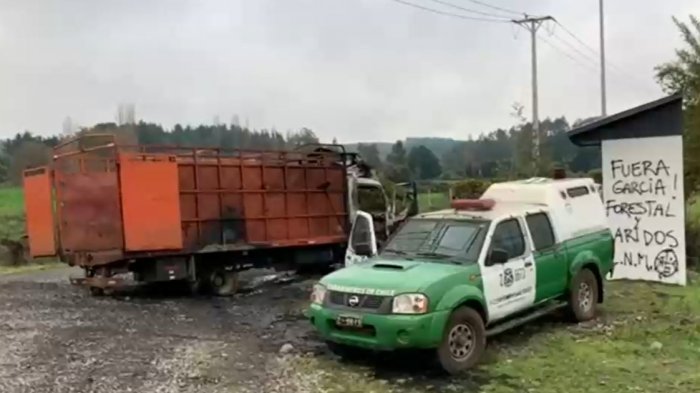 Camión fue incendiado en Lautaro: Encontraron mensaje demandando la salida de los militares de la zona