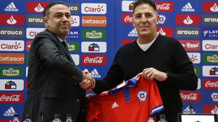 Berizzo aterriza de inmediato las comparaciones: “Solamente Bielsa puede ser Bielsa”