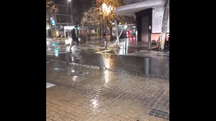 ¿Santiaguinos sorprendidos? Usuarios reportan lluvia en diferentes sectores de la capital