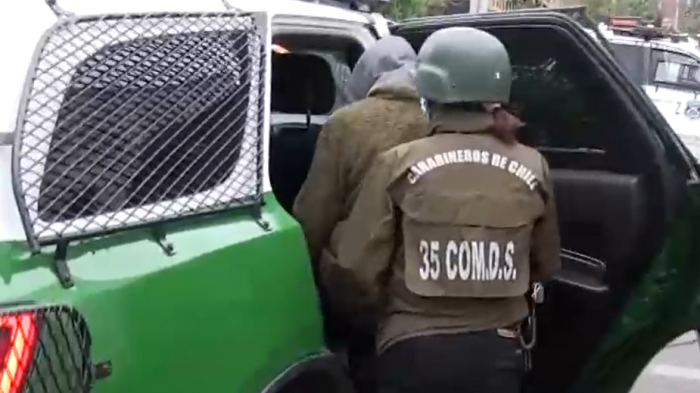 Adolescente de 17 años es acusado de violar a estudiante en Peñalolén: Está detenido