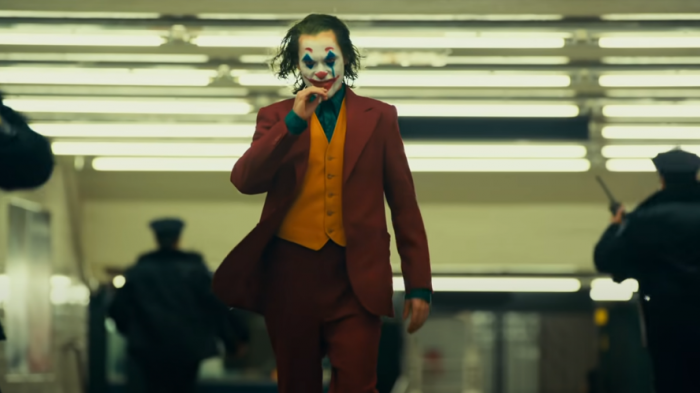 Con foto de Joaquin Phoenix leyendo el guión: Confirman esperada secuela de Joker