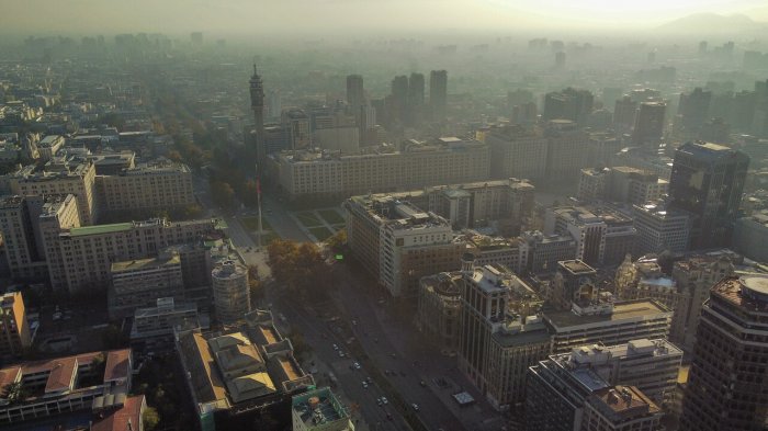 Alerta ambiental preventiva para este miércoles en la RM: ¿Qué vehículos no podrán circular?