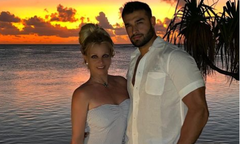 Transmitió todo por Instagram: Ex esposo de Britney Spears irrumpió en su boda y la policía intervino