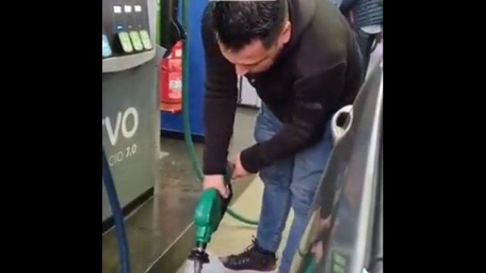 Copec respondió tras viralización de video en que cliente acusó robo tras pesar bencina