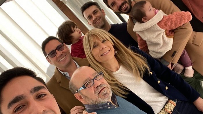 Con el apoyo de Pancho Saavedra: Senadores DC lanzan proyecto de pre y post natal para familias homoparentales