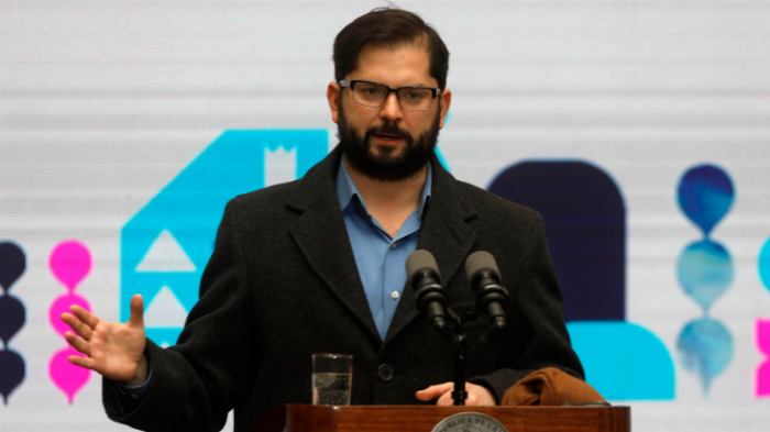 Cadem: Repunta la desaprobación al Presidente Gabriel Boric y su aprobación regresa al 40%