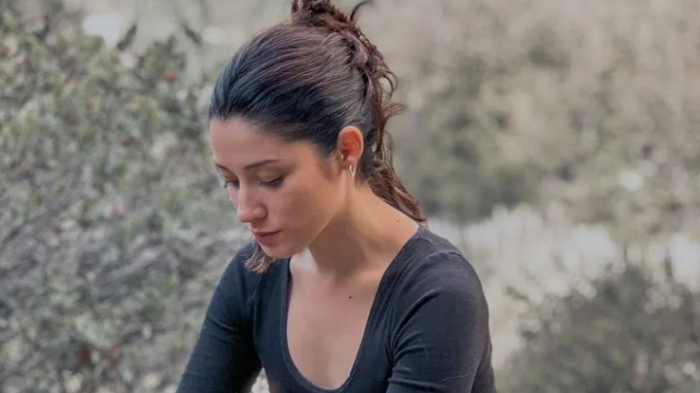 Actriz Fernanda Salazar explicó por qué decidió invertir sus apellidos: “Es un reconocimiento”