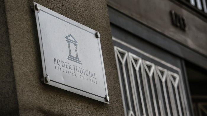 Condenan a 12 años de cárcel a madre que presenció y colaboró en violaciones hacia su hija