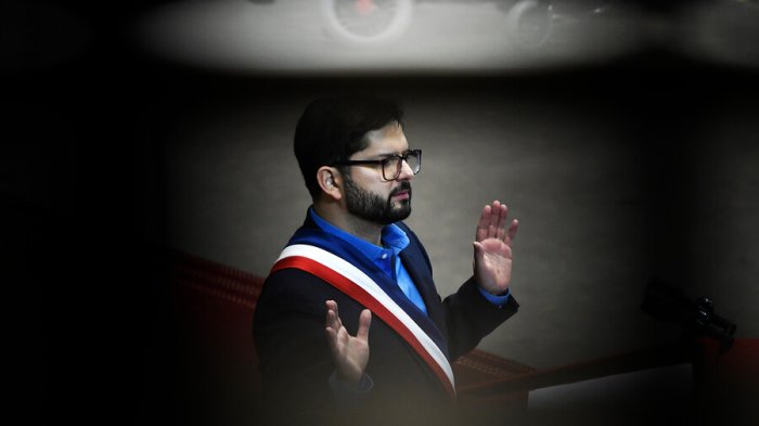 Pulso Ciudadano: Aprobación del presidente Boric registró una caída de 8,5 puntos y llega al 24,3%