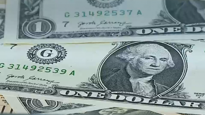 Dólar registra su caída más significativa tras anuncios del gobierno