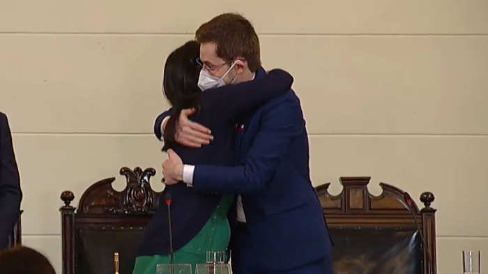 El emotivo instante en que la Convención puso fin a su última sesión, a un año de su formación