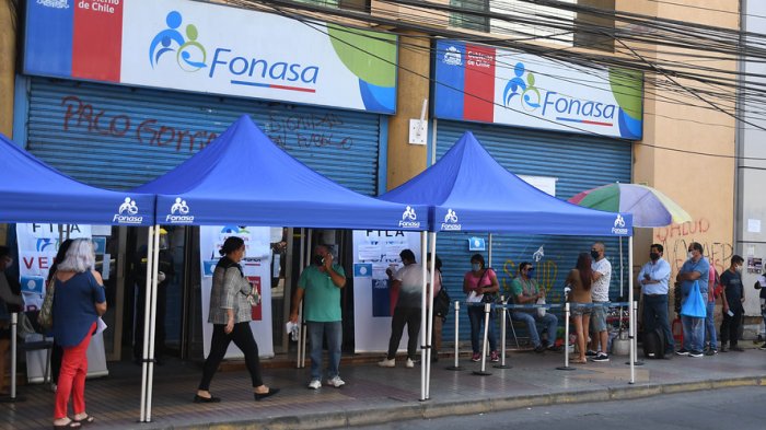 Investigan millonario fraude a Fonasa: 38 psicólogos serán formalizados