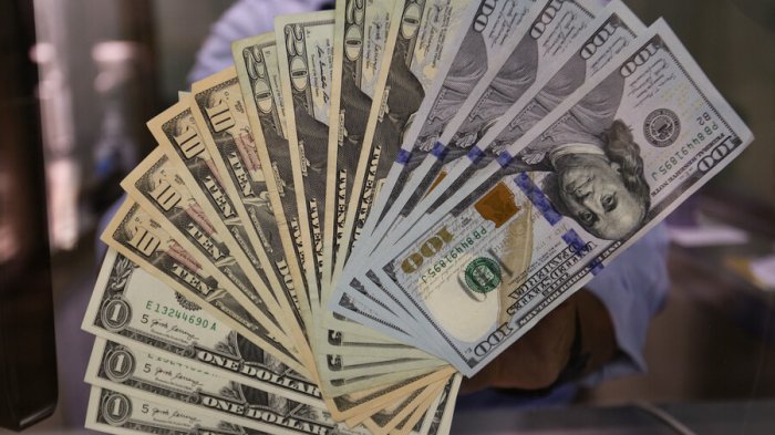 Cerró en $974: Así ha variado el precio del dólar este 2022