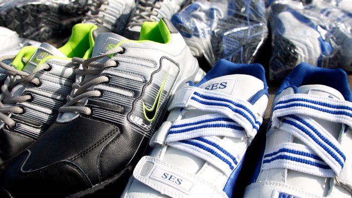 ¿Lo barato cuesta caro? La prueba de calidad a las zapatillas falsificadas del comercio ambulante