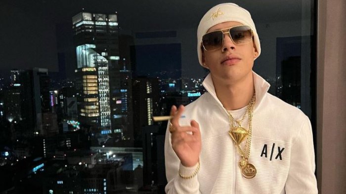 Con la torre Eiffel de fondo: Cris MJ sorprendió a sus fans con romántico viaje a Francia