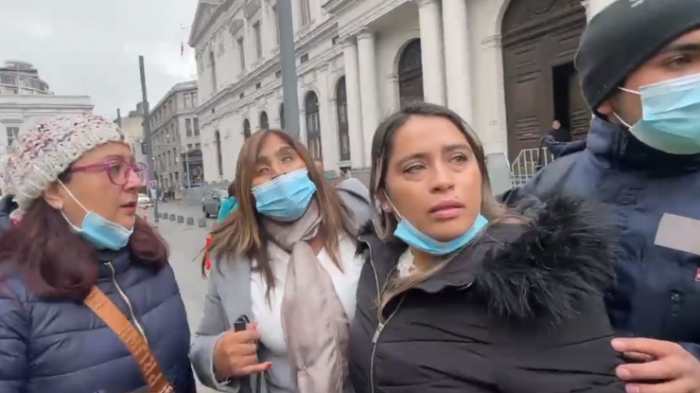 Senadora Campillai vivió altercado con Pancho Malo y adherentes del Rechazo en Santiago Centro