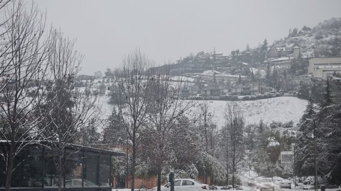 En Talca también celebraron: Los espectaculares registros de la caída de nieve en la zona centro sur