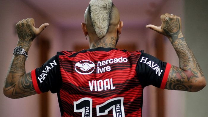 Histórico del fútbol brasileño disparó contra Vidal: “Vino a disfrutar del retiro y de una vida de playa”