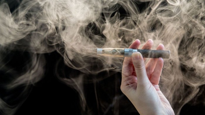 Contienen nicotina y pueden producir adicción: Alerta por riesgo para la salud de vapeadores