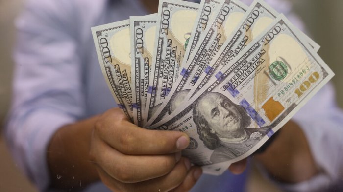 Tras intervención del Banco Central: Expertos recomiendan cómo aprovechar la baja del dólar