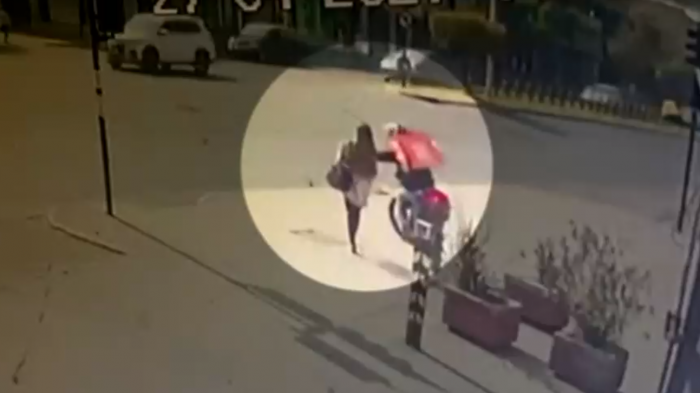 Encuesta revela que el 88% de las jóvenes en Chile se sienten inseguras al caminar de noche