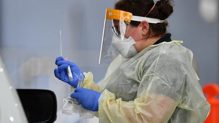 Parece eludir protección acumulada: Lo que se sabe de Centauro, la nueva variante que alerta a Europa