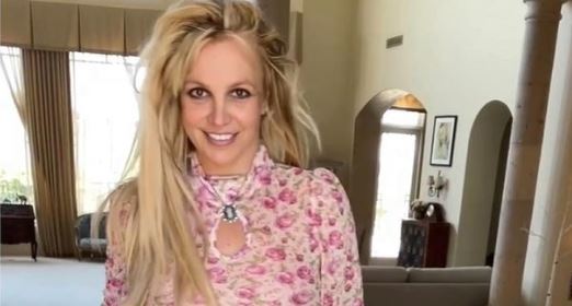 Britney Spears desafía las normas de Instagram con rebelde topless