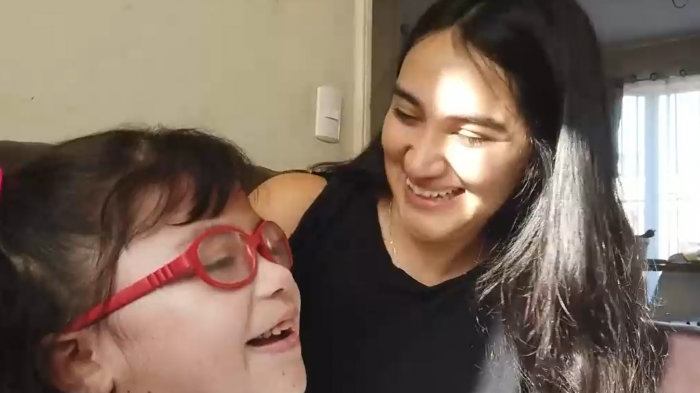 El duro mensaje de mamá de niña dada de alta tras 7 años: 