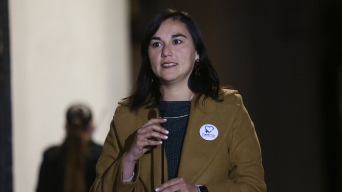 Luis Thayer Ojeda: El lapsus de la ministra Izkia Siches con el director del Servicio Nacional de Migraciones