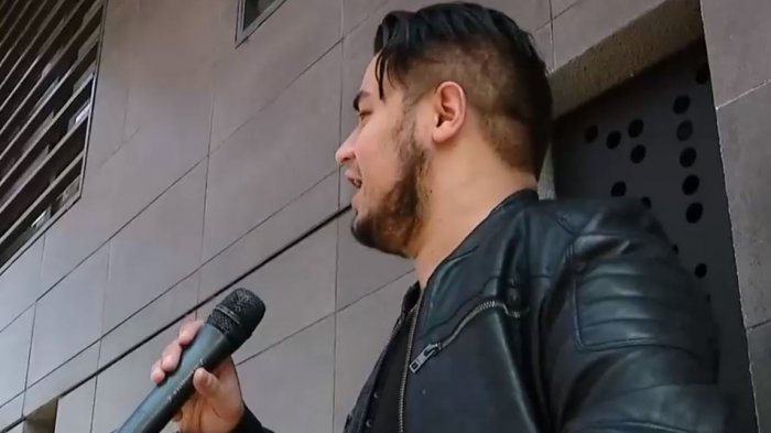 De guardia municipal a artista callejero: Hombre acusa abandono tras ser baleado en operativo