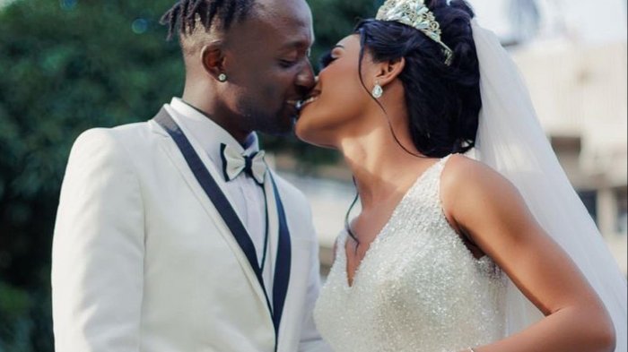 El insólito caso de un futbolista que no pudo ir a su matrimonio y mandó a su hermano a ocupar su lugar