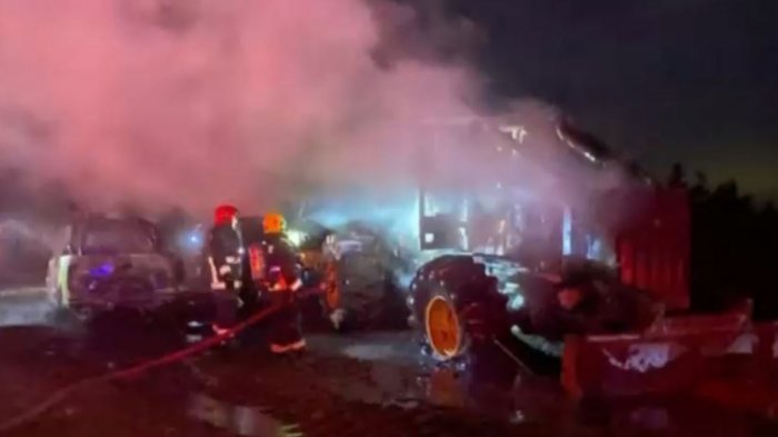 Investigan ataque sin precedentes en Paredones: Desconocidos quemaron maquinaria forestal