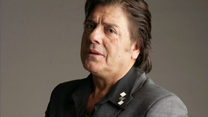 Hijo de Zalo Reyes actualiza estado de salud del cantante tras descompensación