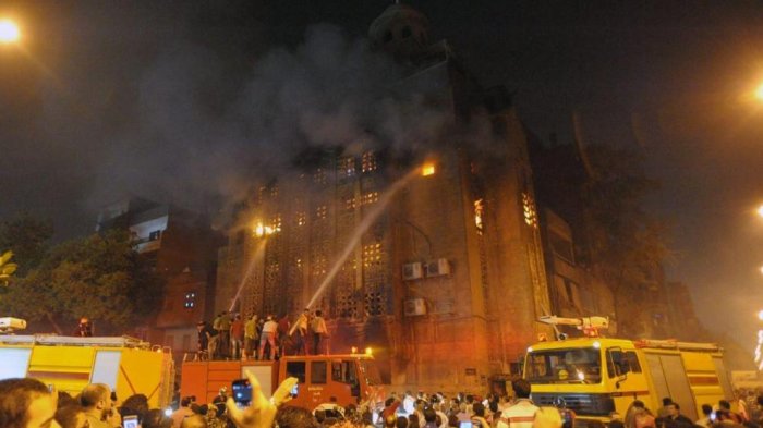 Incendio en una Iglesia de Eqipto dejó 41 fallecidos y 14 heridos: Víctimas fatales siguen aumentando