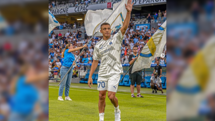 Hinchas franceses ovacionan a Alexis Sánchez en su debut con el Olympique de Marseille