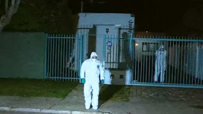 Delincuentes ingresan a robar a una casa habitada y amarran con corbatas a un integrante de la familia