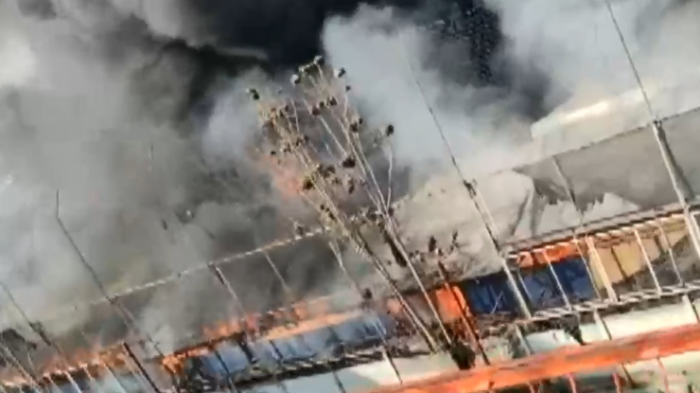 Algunos perdieron todas sus pertenencias: Incendio en bodega de Ñuñoa afectó a 150 trabajadores