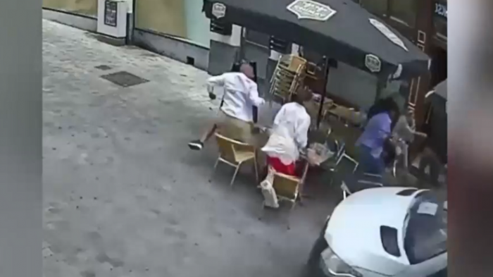Momentos de terror: Furgoneta irrumpió en terraza con clientes en Bélgica