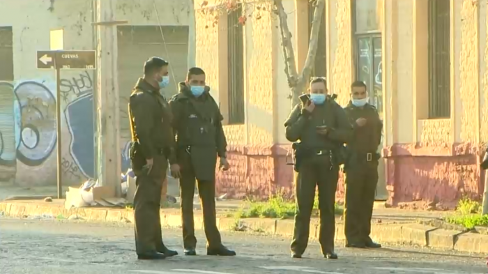 Balacera entre habitantes de casa okupa dejó dos personas fallecidas en Santiago