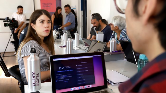 Reiníciate en Digital: Cómo inscribirse en las más de 700 becas gratuitas de Sence