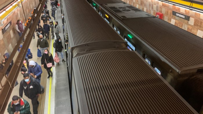 Metro informó que el servicio fue restablecido en toda la Línea 2