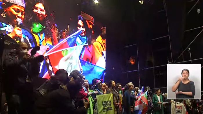Paridad, pueblos originarios y DD.HH.: El potente discurso de las mujeres por el Apruebo en cierre de campaña