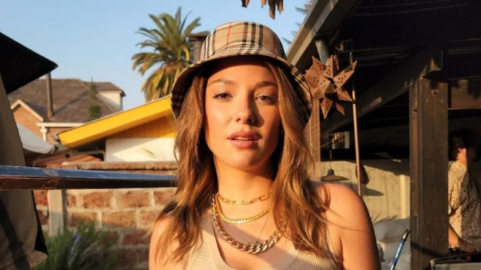 Junto a su padre y su perro: Kel Calderón y su emoción tras votar en el plebiscito de salida