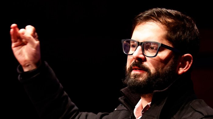 Pdte. Boric invita a partidos políticos a reunión en La Moneda para 