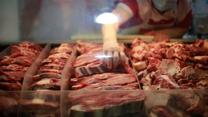 Aumenta fiscalización de carnes por Fiestas Patrias: ¿En qué se deben fijar los clientes antes de comprar?