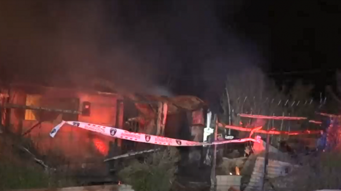Tres adultos y un menor de edad murieron tras fatal incendio en Pelarco: Fiscalía indaga causas del siniestro