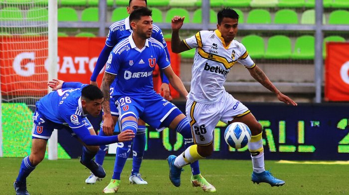 Continúa complicada con el descenso: La U no levanta cabeza y consigue pobre empate ante Coquimbo