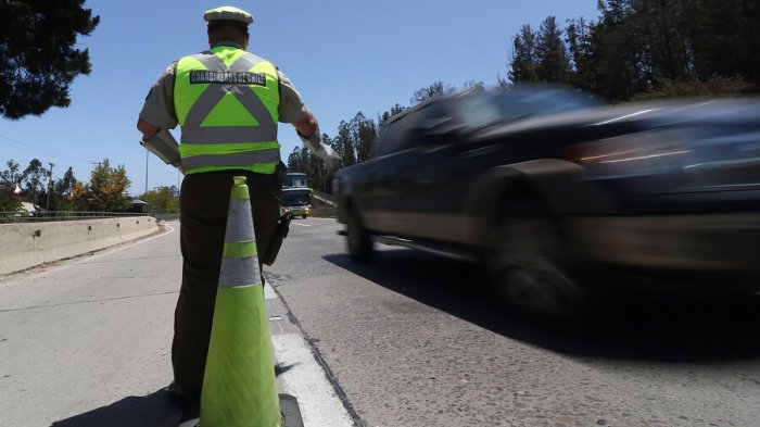 Más de 1.600 personas murieron en 2021: Aumenta fiscalización tras alza en accidentes de tránsito